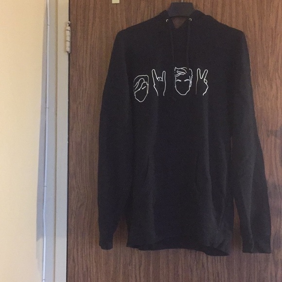 Dolan Twins Tops - Dolan Twins Hoodie (black) Dolan Twins Tops - Dolan Twins Hoodie (black)
